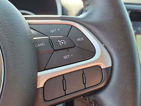 Used 2018 Jeep Compass Limited w/ Navigation Group AWD/4WD image 24