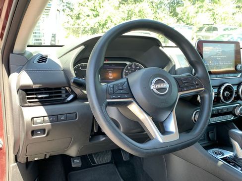 Used 2024 Nissan Sentra SV image 32