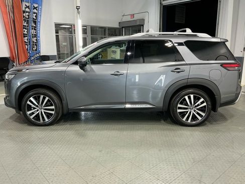 Used 2024 Nissan Pathfinder Platinum w/ Cargo Package image 42