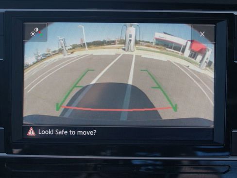 Used 2024 Volkswagen Jetta SE image 7