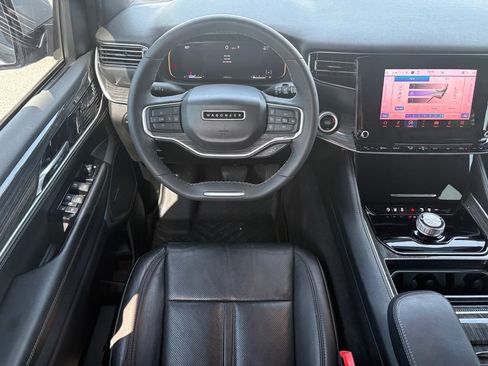 Used 2022 Jeep Wagoneer Series II RWD image 18