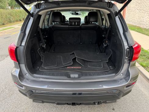 Used 2019 Nissan Pathfinder SL AWD/4WD image 10