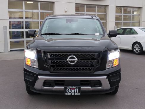 Used 2021 Nissan Titan SV w/ SV Convenience Package image 11