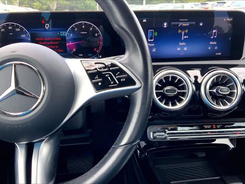 Used 2025 Mercedes-Benz CLA 250 image 24