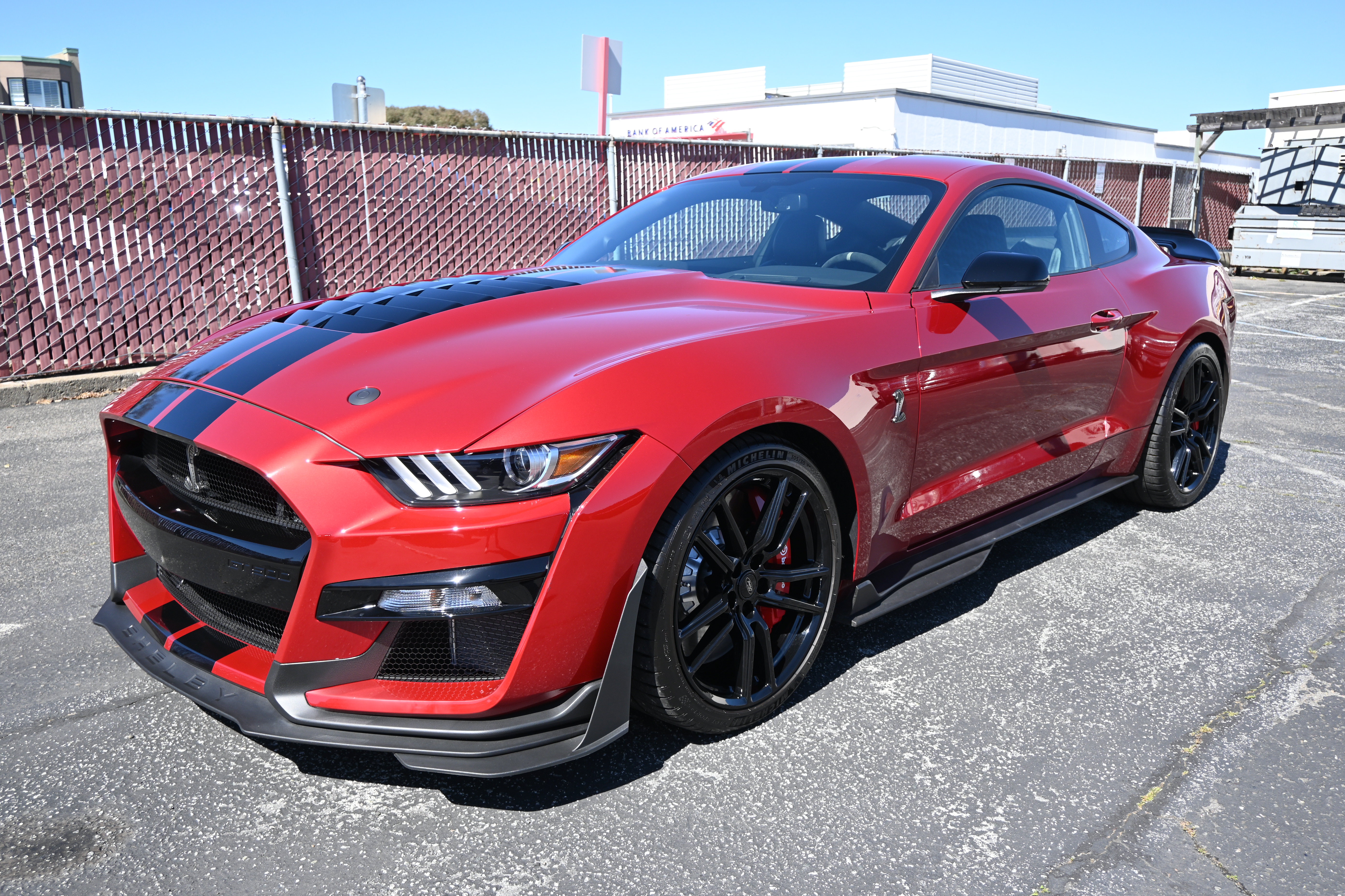 Used 2020 Ford Mustang Shelby GT500 w/ Technology Package RWD image 1