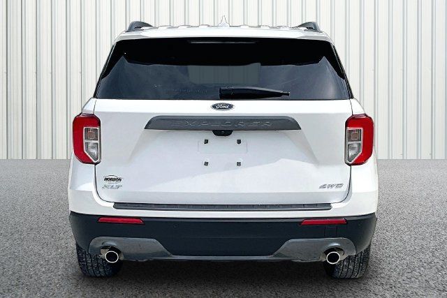 Used 2024 Ford Explorer XLT w/ Equipment Group 202A AWD/4WD image 4