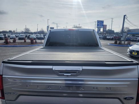 Used 2018 Ford F150 Platinum w/ Equipment Group 701A Luxury image 4
