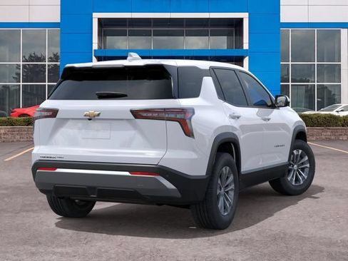 New 2026 Chevrolet Equinox LT w/ Convenience Package II AWD/4WD image 4