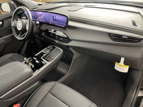 Used 2025 Buick Enclave Preferred image 28