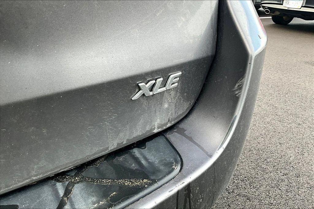 Used 2015 Toyota Sienna XLE FWD image 24