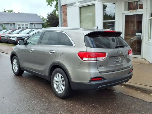 Used 2016 Kia Sorento AWD w/ LX Convenience Package image 8