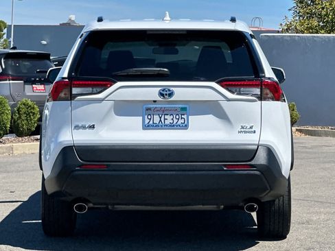 Used 2024 Toyota RAV4 XLE AWD/4WD image 8