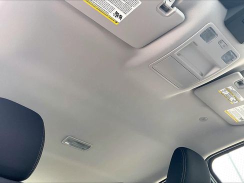 Used 2025 Ford Ranger XL image 13