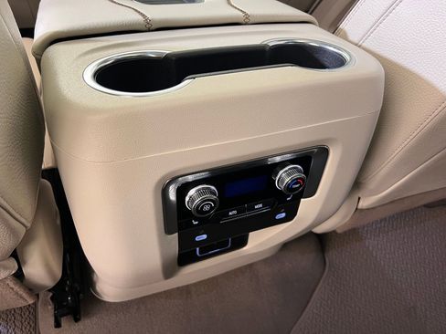 Used 2023 GMC Yukon XL Denali image 35