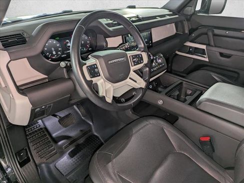 Used 2024 Land Rover Defender 110 S image 10