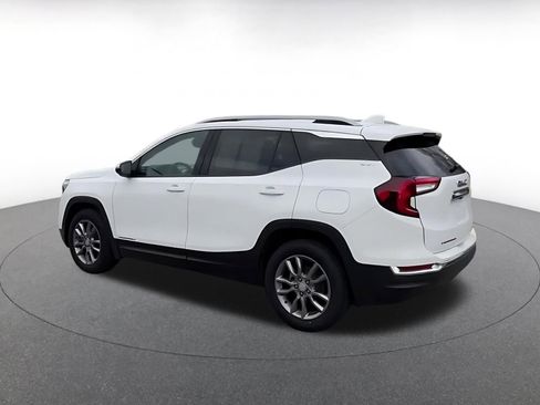 Used 2024 GMC Terrain SLT image 10