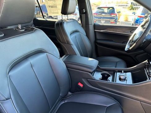 New 2025 Jeep Grand Cherokee L Limited image 15