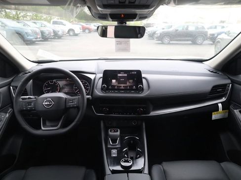 New 2026 Nissan Rogue SV image 7