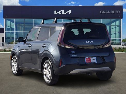 Certified 2023 Kia Soul LX image 4