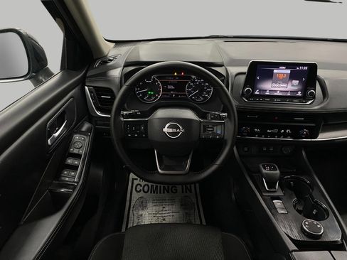 Certified 2025 Nissan Rogue SV image 13