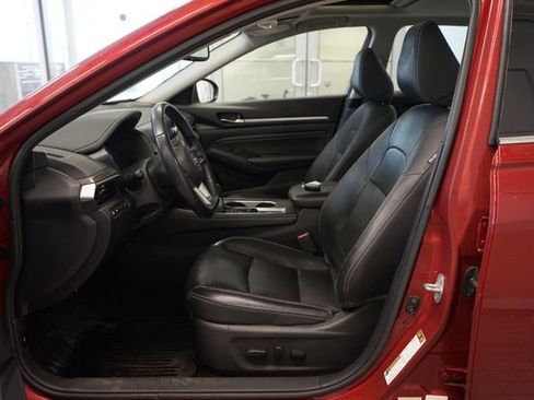 Used 2019 Nissan Altima 2.5 Platinum image 11