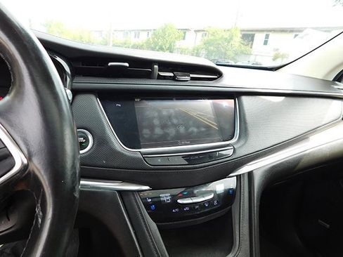 Used 2019 Cadillac XT5 Premium Luxury image 20