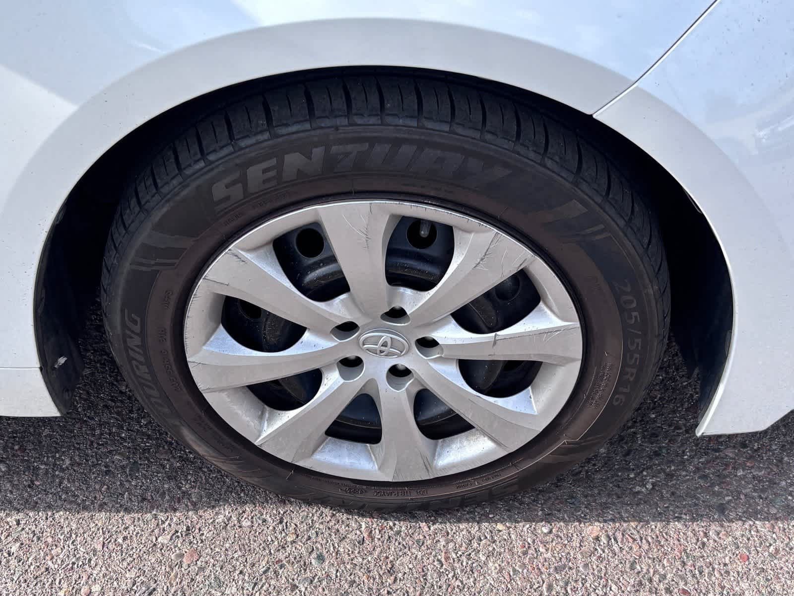 Used 2025 Toyota Corolla LE FWD image 7