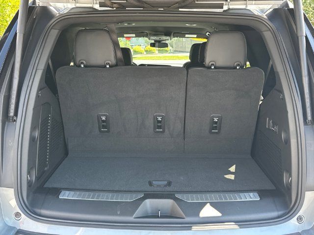 Used 2025 Chevrolet Tahoe Premier AWD/4WD image 5