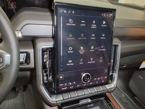 New 2026 GMC Yukon Denali w/ LPO, Floor Liner Package RWD image 18