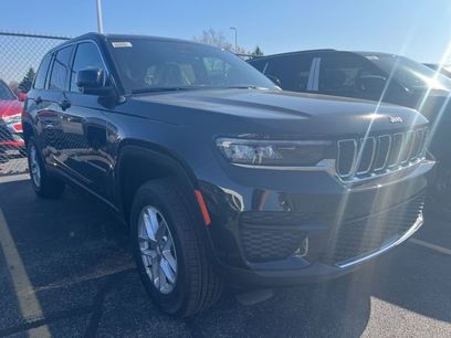 New 2025 Jeep Grand Cherokee Laredo w/ Luxury Tech Group I