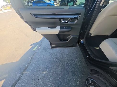 Used 2025 Honda CR-V EX-L image 23