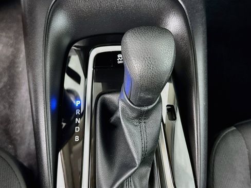 Used 2025 Toyota Corolla LE FWD image 18