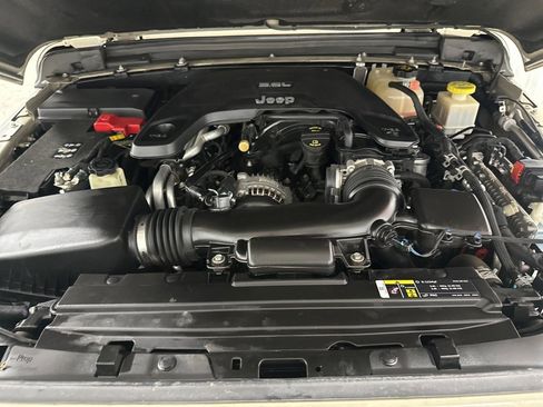 Used 2020 Jeep Gladiator Rubicon image 11