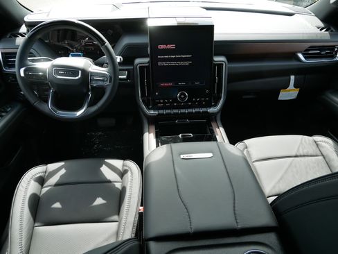 New 2026 GMC Yukon Denali w/ Denali Reserve Package AWD/4WD image 6