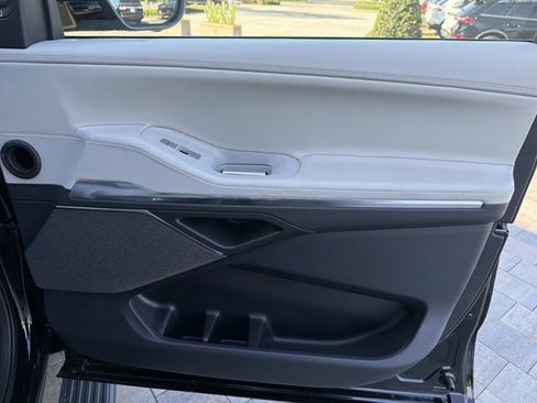 New 2026 Lincoln Navigator L Reserve AWD/4WD image 17