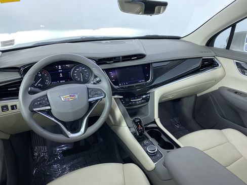 Used 2020 Cadillac XT6 Premium Luxury image 2