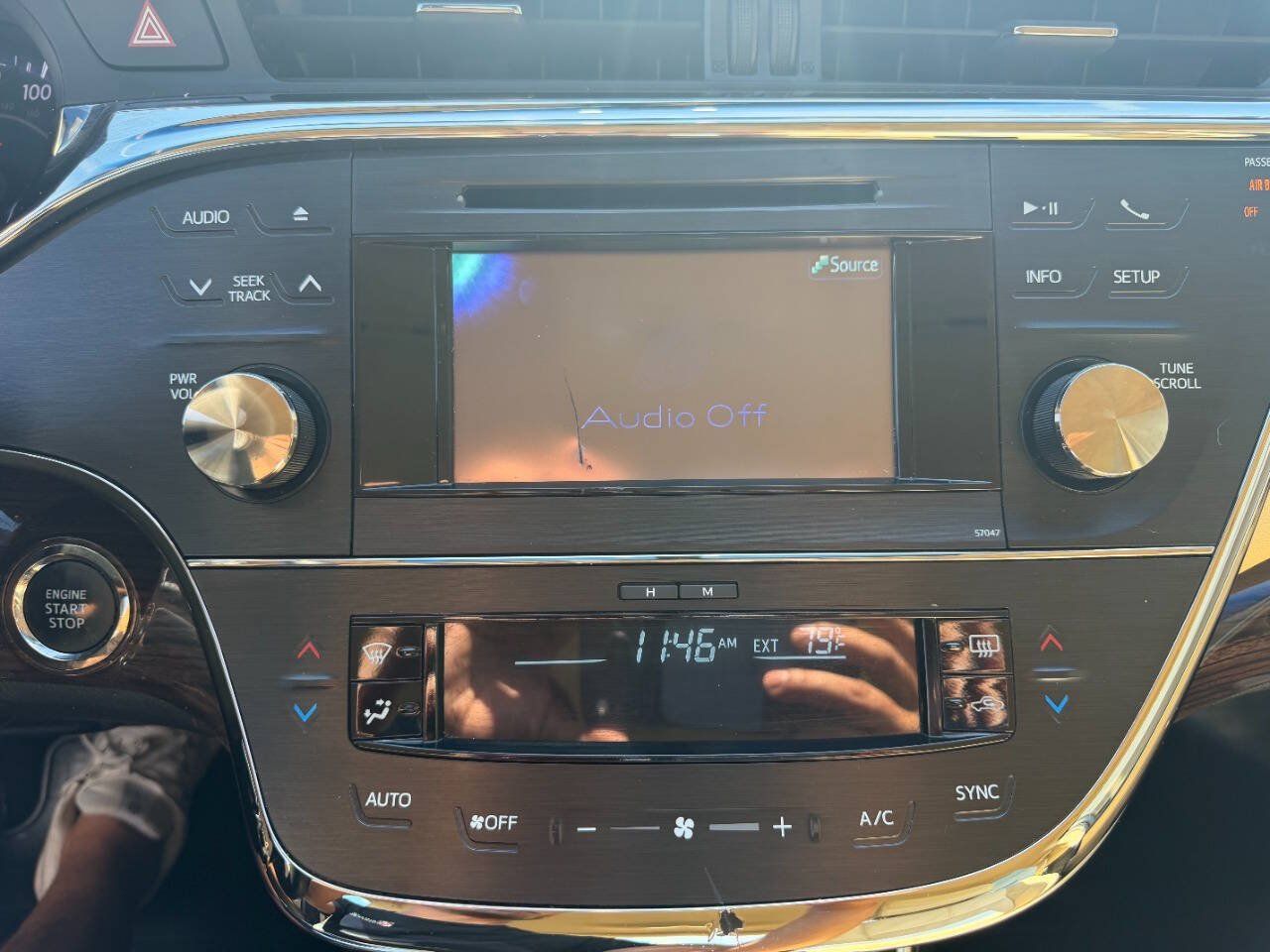 Used 2014 Toyota Avalon XLE FWD image 32
