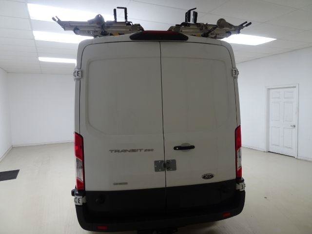 Used 2018 Ford Transit 250 148 Medium Roof RWD image 5