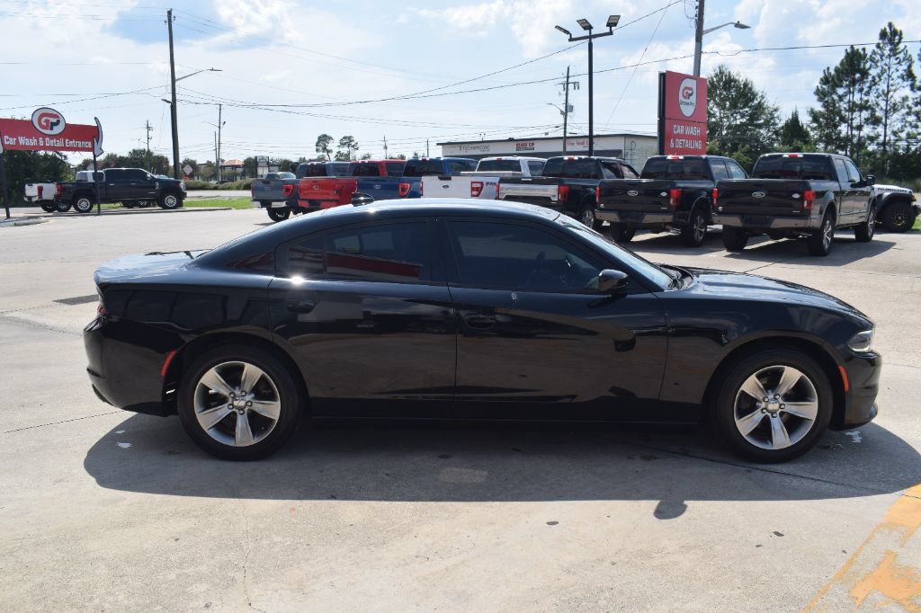 Used 2018 Dodge Charger SXT Plus RWD image 3