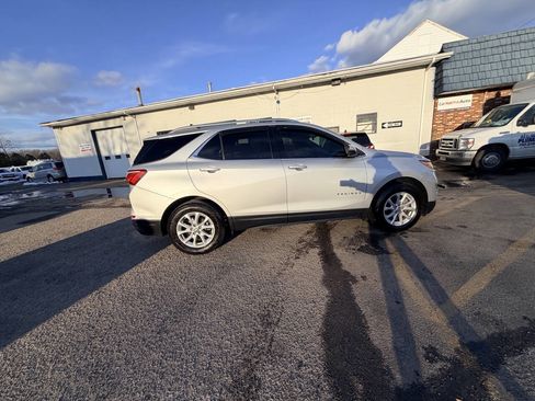 Used 2018 Chevrolet Equinox LT image 9