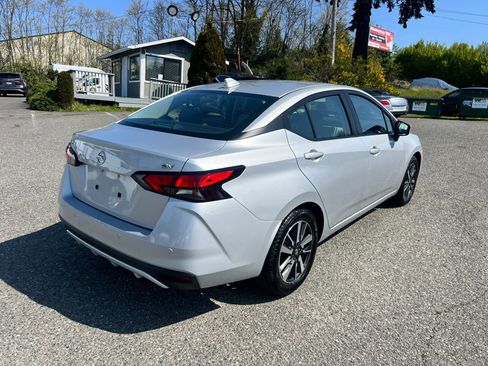 Used 2021 Nissan Versa SV image 5