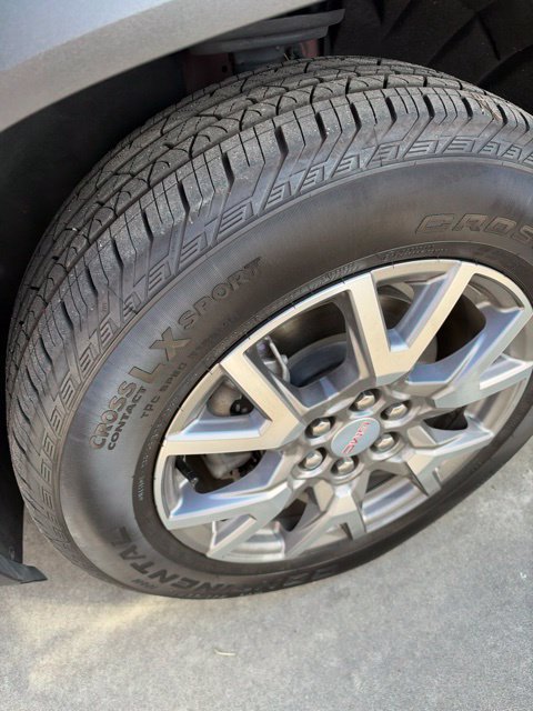 Used 2021 GMC Acadia SLT w/ Technology Package AWD/4WD image 9