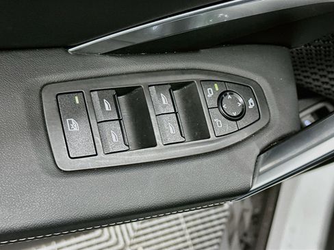 Used 2025 BMW X2 xDrive28i AWD/4WD image 15
