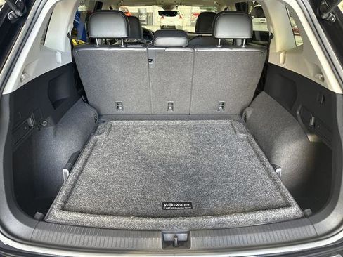 Certified 2022 Volkswagen Tiguan SE image 22