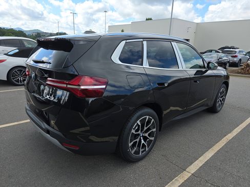Used 2026 BMW X3 xDrive30 w/ Premium Package image 2