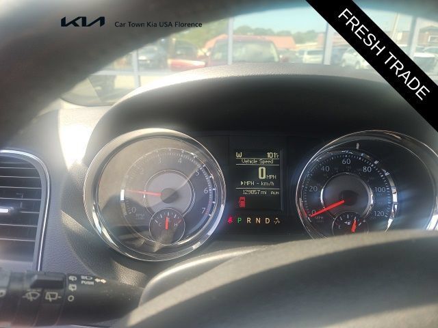 Used 2014 Chrysler Town & Country Touring FWD image 3