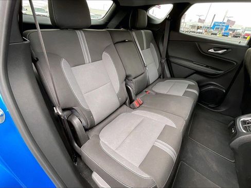 Used 2025 Chevrolet Blazer LT AWD/4WD image 23