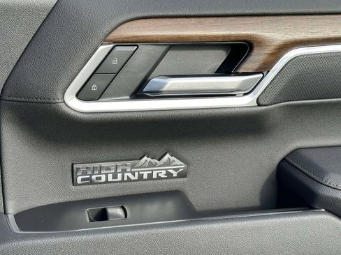 Certified 2025 Chevrolet Silverado 1500 High Country w/ Midnight Edition image 26