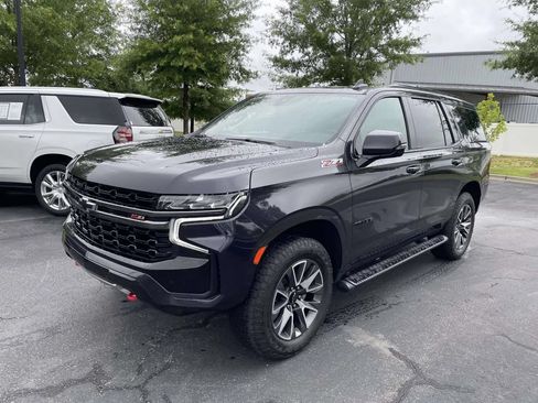 Certified 2022 Chevrolet Tahoe Z71 w/ Luxury Package AWD/4WD image 3