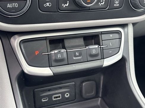 Used 2024 GMC Terrain SLT w/ Infotainment Package II AWD/4WD image 16